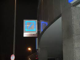 Die deutsche bank schaut auf 150 jahre ihres bestehens zurück, die filiale gießen wurde vor 71 jahren eröffnet. Deutsche Bank Die Lichtwerbefabrik Gmbh Wir Lassen Licht Werben