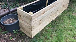 Fabriquer Un Bac Potager Soi Meme Video Video Potager Palettes Jardins Potagers Soulevees Decoration Jardin Exterieur