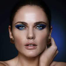 Maquillage des yeux en amande : Comment Mettre En Valeur Mon Regard Avec Du Maquillage Magazine Avantages