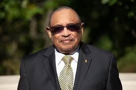 Drew Brady's Instagram, Twitter & Facebook