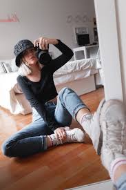 Además, estos pequeños seres tienen una misión. Ideas Para Hacer Fotos Tumblr Sola En Casa Mary Wears Boots