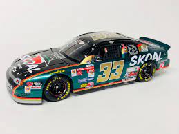 For the bud shootout nascar limited the air to the engine to slow down the cars. Show And Tell Tuesday Ken Schrader S 1998 Bud Shootout Chevy Built From The Revell Kit With Racescale Decals Nascar