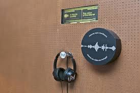 Rádio renascença (renaissance) provides news and popular music. Historia Da Radio Em Portugal Newsmuseum