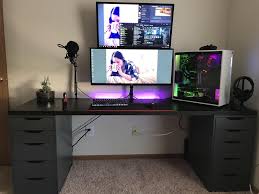 I Am In Love With This Ikea Desk And The Hue Really Brings This Case To Life Battlestatio Gaming Computer Desk Video Game Room Design Computer Desk Setup