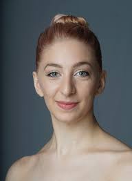 Danielle Rutherford's Instagram, Twitter & Facebook