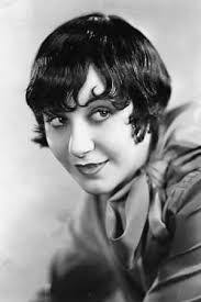 Deborah Dearborn's Instagram, Twitter & Facebook