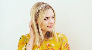 Die schönsten festlichen frisuren findet ihr hier. Frisuren Mit Haarreif Diese Frisuren Passen Zu Dem Haaraccessoire