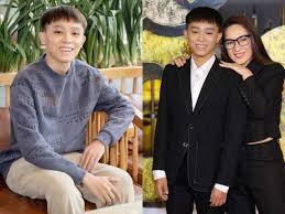 Cậu gây ấn tượng với mọi người bởi vẻ ngoài chững chạc, tự tin và sành điệu. 29p 4hxal 9hfm