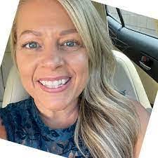 Rebecca Calderwood's Instagram, Twitter & Facebook