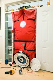 Schließlich entweicht durch leckagen ungehindert wertvolle. Blower Door Test Durchfuhrung Vorschriften Und Mehr