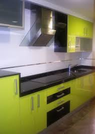 Cocina en luxe gris y berenjena. Cocinas Cocinas Lamar