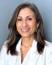 Debbie Soares's Instagram, Twitter & Facebook