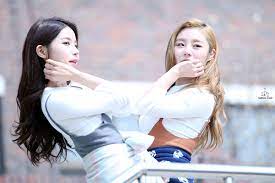 Kim yong sun (김용선) position wheein stage name: Mamamoo Solar Wheein Mamamoo Solar Mamamoo Girl Group