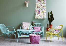 Or, invite luxurious lounging with a tufted, emerald sectional. Fresh And Pastel Style Your Living Room In Mint Hues