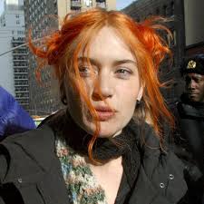 Kate winslet and michel gondry eternal sunshine of the spotless mind. For Her Role In Eternal Sunshine Of The Spotless Mind The Golden Girl Went An Abrasive Shade Of Orange The Hair Volution Of Kate Winslet Beauty