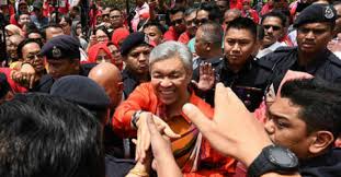 Find the perfect ahmad zahid hamidi stock photos and editorial news pictures from getty images. Zahid Hamidi Faces 45 Charges Of Cbt Bribery Money Laundering