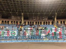 Notizie cagliari, scontri tra ultras: Calcio Ultras Al Seguito Della Nazionale Presente Lo Stendardo Cagliari Calcio Cagliaripad