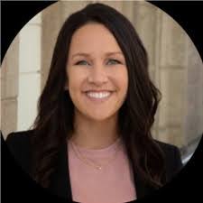 Carly Crow's Instagram, Twitter & Facebook