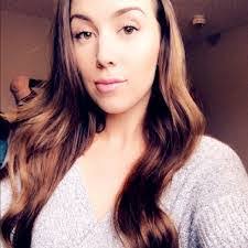 Lori Beresford's Instagram, Twitter & Facebook