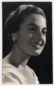 Retrato de una señorita] [fotografía] Domingo Ulloa.