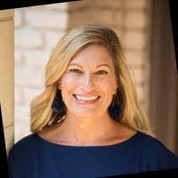 Laura Yow's Instagram, Twitter & Facebook