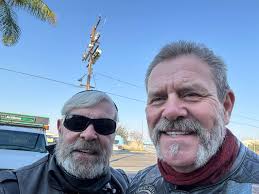 Look who I bumped into Jeff' and Jo Dee they were boat shopping