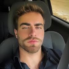 Jerry Batten's Instagram, Twitter & Facebook