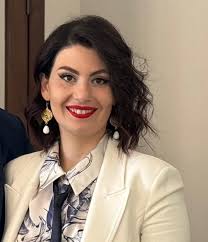 BERNARDA FERRAGAMO NOMINATA COORDINATRICE DEL DISTRETTO DIFFUSO DEL  COMMERCIO "TERRE DELL'UFITA" Si è riunita ieri, presso Palazzo di Città a  Grottaminarda, l'Assemblea del Distretto Diffuso del Commercio "Terre  dell'Ufita". All'ordine del giorno