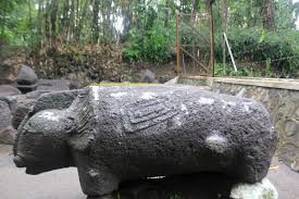 Candi kotes ini didirikan pada tahun 1302 masehi yang sekarang menjadi aset bersejarah di desa sukosewu. Tiket Masuk Candi Penataran Blitar Deretan Kolam Renang Di Blitar Beserta Tiket Masuknya