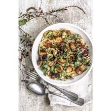 Maiwipfel Jetzt Sammeln Und Eingelegte Fichtenspitzen Und Fichtenspitzen Sirup Daraus Machen Dinner Um Acht In 2021 Gerosteter Blumenkohl Dinner Vegane Bolognese