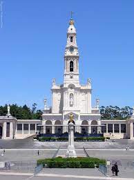 Santuário de fátima), also known as sanctuary of our lady of fátima (santuário de nossa senhora de fátima), is a group of catholic religious buildings and structures in cova da iria, in the civil parish of fátima, in the municipality of ourém, in portugal. Apartamento 300 Metros Do Santuario De Fatima T4 Fatima Updated 2021 Prices