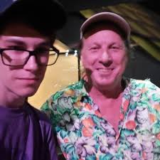 J'ai rencontré Adrian Belew après le concert et