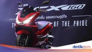 Kali ini, kita sandingkan keduanya. Honda Pcx 160 Lands In Thailand Prices Start At Idr 40 Million Netral News