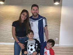 Messi frau / lionel messis hochzeit frau datum ort gaste geschenke : Am Geburtstag Lionel Messi Postet Seltenes Familien Pic Promiflash De