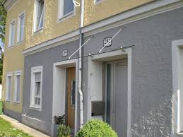 Regen Und Schneeschutz Fur Hausture Vordacher Fur Wohnhauser Nach Mass Haustur Eingangstur Vordach