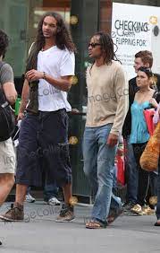 La voix des sages (no more fighting). Photos And Pictures Yannick Noah Family1765 Jpg Nyc 05 16 10 Yannick Noah With Wife Isabelle Camus And Son Joalukas 6 Years Old Shopping In Soho And Then Meeting Up With His Older Son
