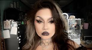 She almost looks as if she's in pain 😅