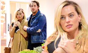 Who is margot robbie's husband? Margot Robbie And Husband Tom Ackerley Grab Sushi During Casual Date Night In Los Angeles Daily Mail Online