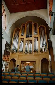 I could tell that this woman was taking pictures of me so i said my turn! and i took one with her. Scott Taylor How An Impromptu Byu Jerusalem Center Organ Performance Softened Visiting Reporters Church News