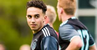 We would like to show you a description here but the site won't allow us. Nouri Wist Van Hartafwijking Hem Zowel Mondeling Als Schriftelijk Geinformeerd Voetbalprimeur Nl