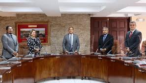 La corte suprema quedó en condiciones de emprender en cualquier momento una investigación por corrupción sobre el expresidente ricardo martinelli, luego que el tribunal electoral de panamá le. Z4w3h8edlag7rm