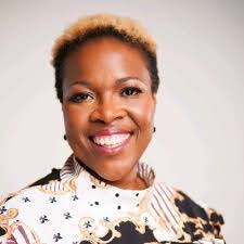 Deirdre Garrett's Instagram, Twitter & Facebook