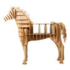 Ce cheval à bascule peut être utilisé de 10 mois à 4 ans, sous la surveillance d'un adulte. Statue Cheval Bois Rangement Statue Shop