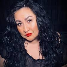 Molly Chapin's Instagram, Twitter & Facebook