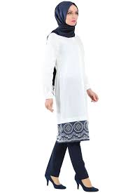 Tekbir Giyim Harika Bir Model Yazi Daha Ferah Gecirmeniz Icin Uretildi Giyim Tunik Mavi