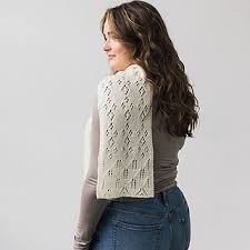 I've been spinning, weaving and doing puzzles instead of focusing on knitting. Bk89pvoswosanm