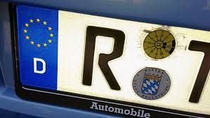 Mit Gefalschten Kennzeichen Auf Der Autobahn Unterwegs