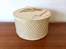Round Sewing Box Wicker Storage Container W Lid Round Craft Bin Vintage Hat Box Gift For Judith Beige Floral Wicker Sewing Box Sewing Box Vintage Hat Boxes Sewing Boxes Vintage