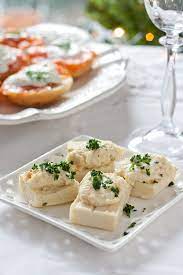 Involtino di pesce spatola con mozzarella, passata di piselli e pomodorini infornati e guanciale croccante. Mousse Di Pesce Su Polenta Bianca Il Ricettario Di Anna