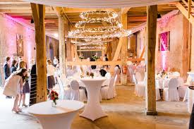 Romantik Spass Und Wunderschone Farben Hochzeit Auf Schloss Liebenstein Zehntscheune Hochzeit Fotografie